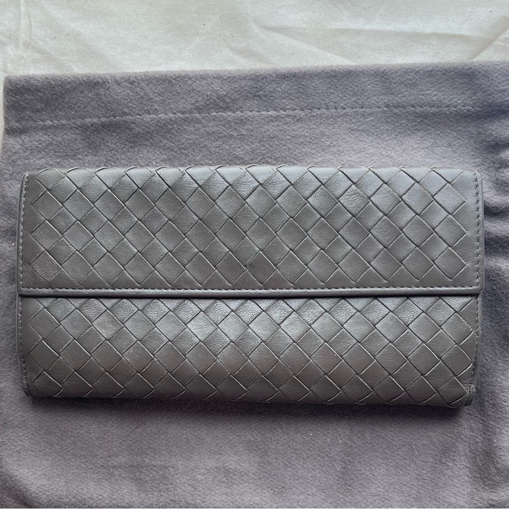 Bottega Veneta Intrecciato Snap Bifold Long Leather Card Wallet Brown Grey Color